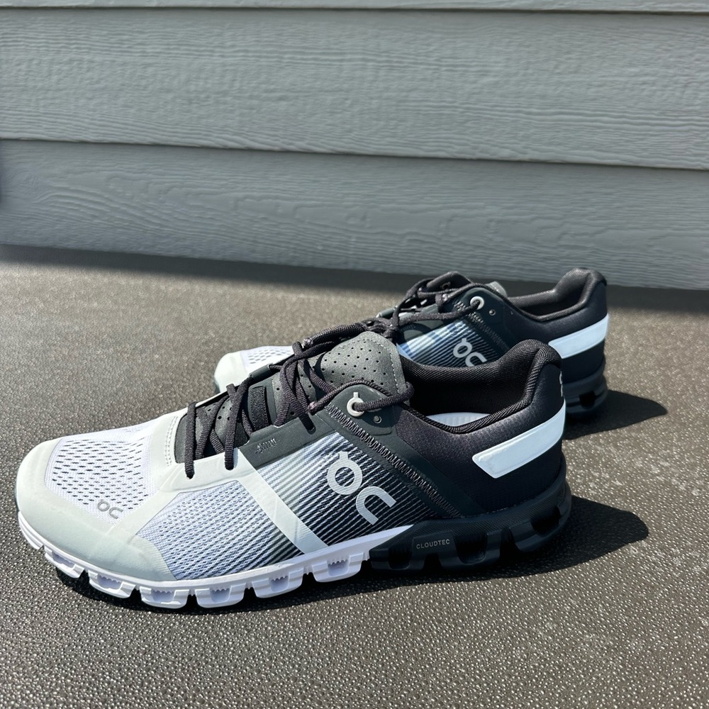 On cloudflow shoes